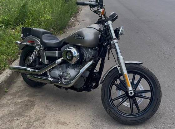 HARLEY-DAVIDSON DYNA SUPER GLIDE 
